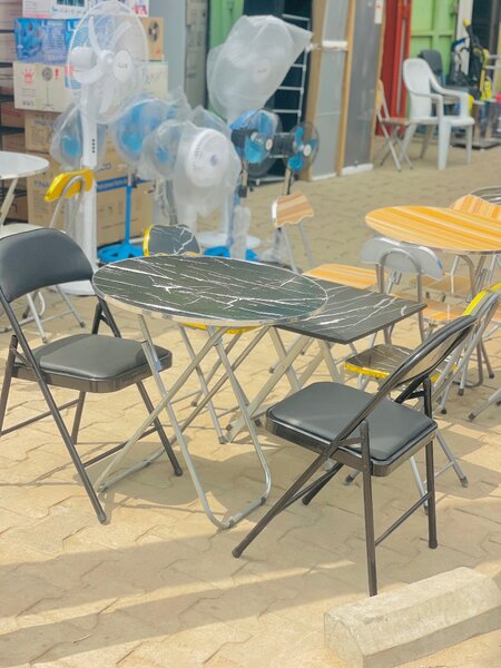 Table et chaise