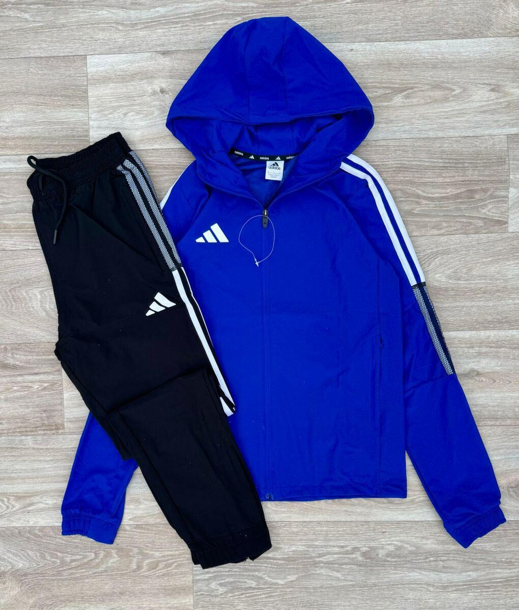 Costumes de survêtement sport