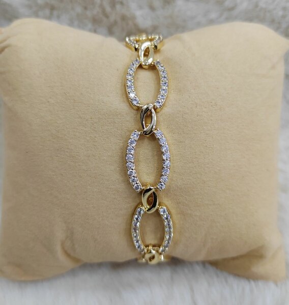 Bracelet en or avec strass