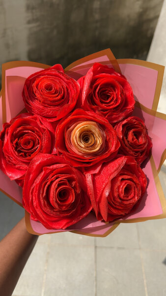 Bouquet de pétales de roses