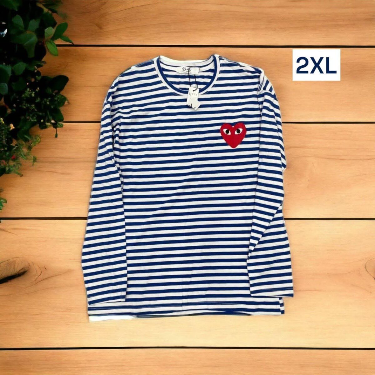 Tee rayée à motif cœur