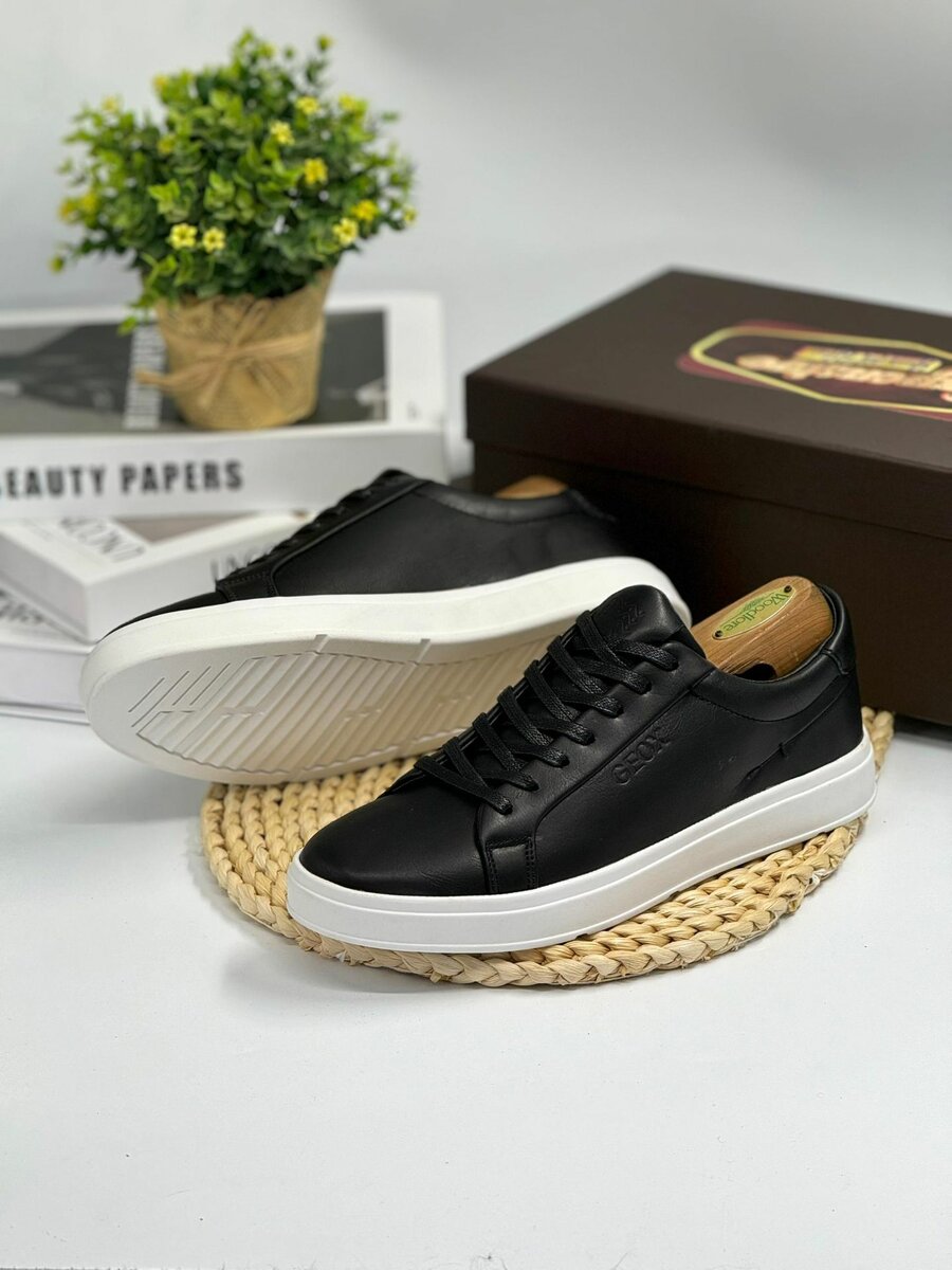 MEN CLASSIC WEAR BLACK AND WHITE