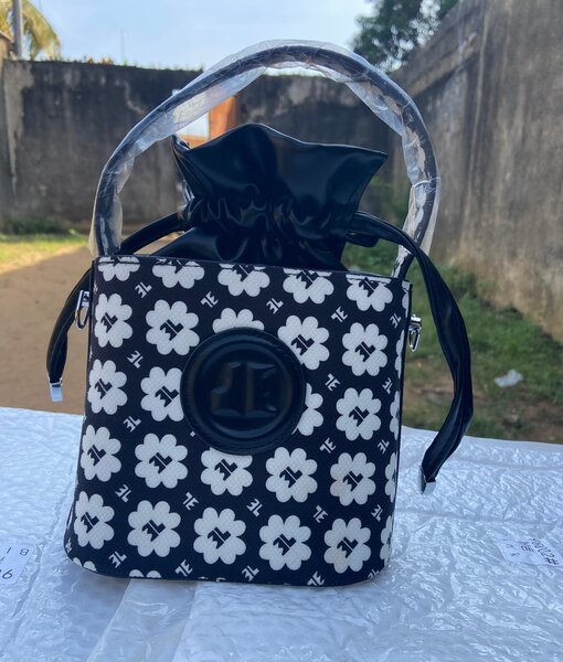 Sac à main élégant floral