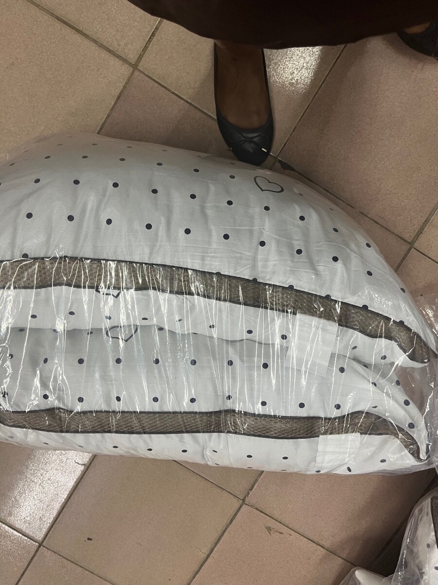 Coussin déco à pois