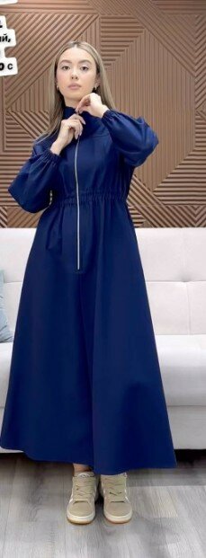 Платье в спортивном стиле на молнии