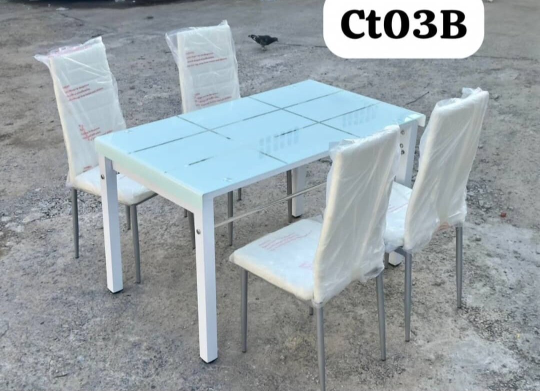 Table A Manger 4 chaises