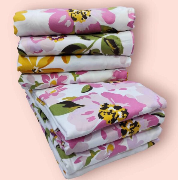  set includes 2 bedsheets and 4 pillowcases.