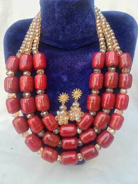 Beaded jewelry set