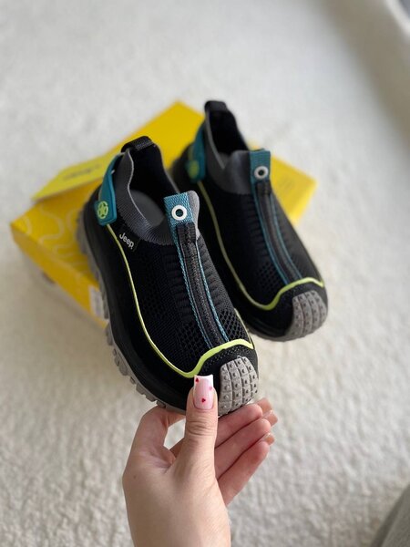 Кроссовки Yeezy ( Изи)