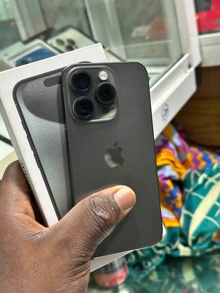 iPhone 15 Pro 256Go Gris