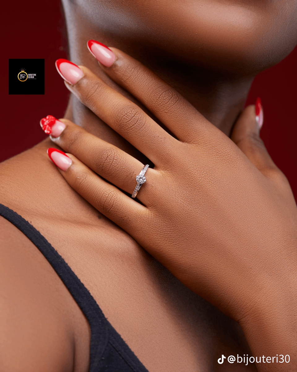 Bague Élégante en Diamant