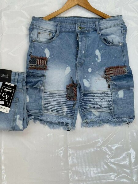 Shorts en jean déchirés tendance