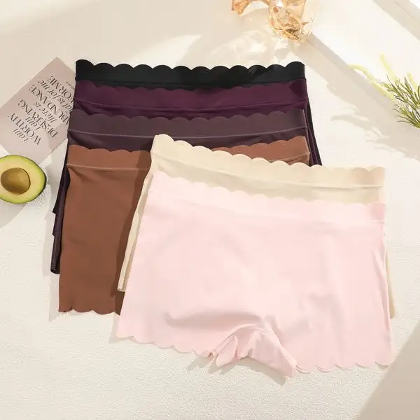 Model finetoo. Culotte dame sans couture