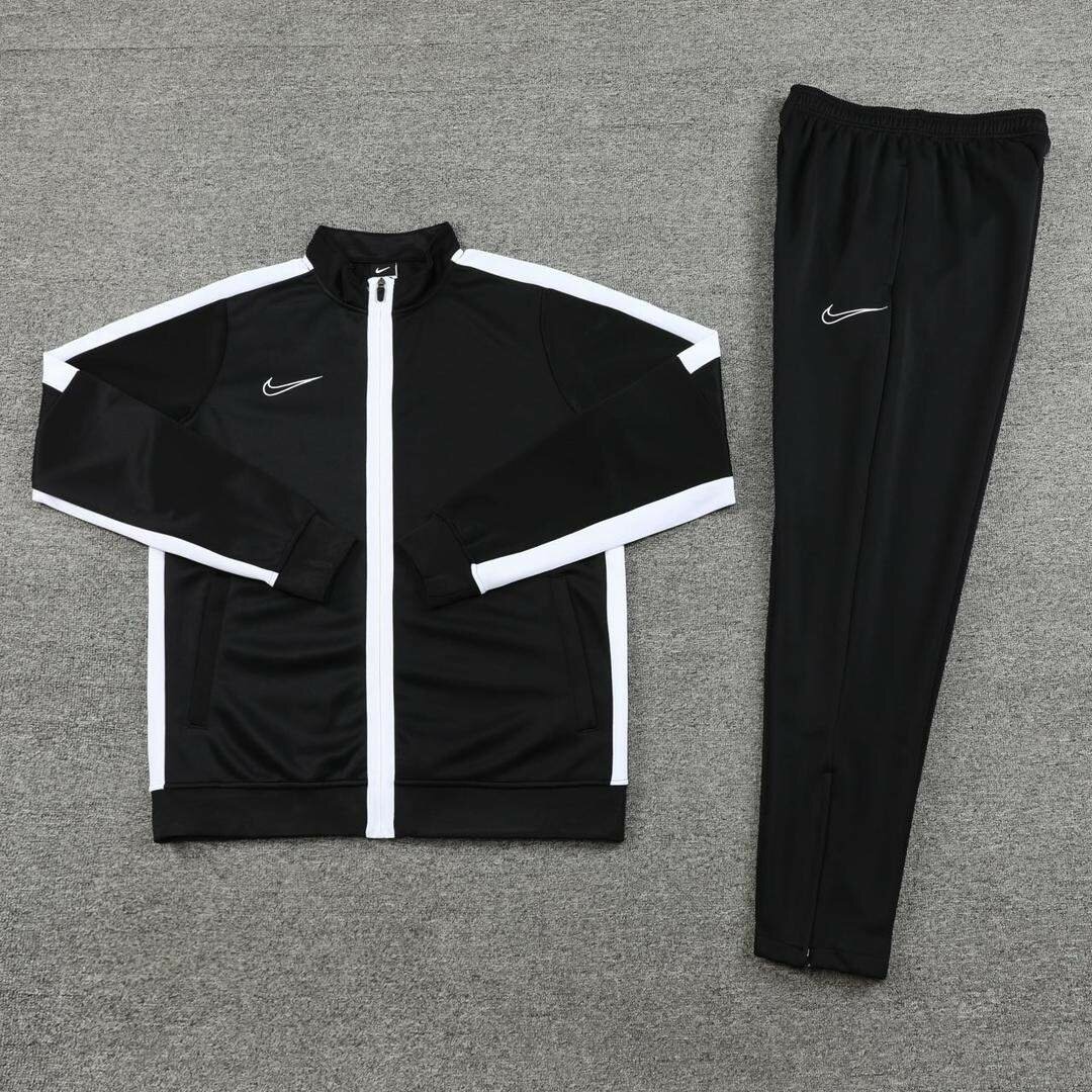 NIKE TRACKSUIT