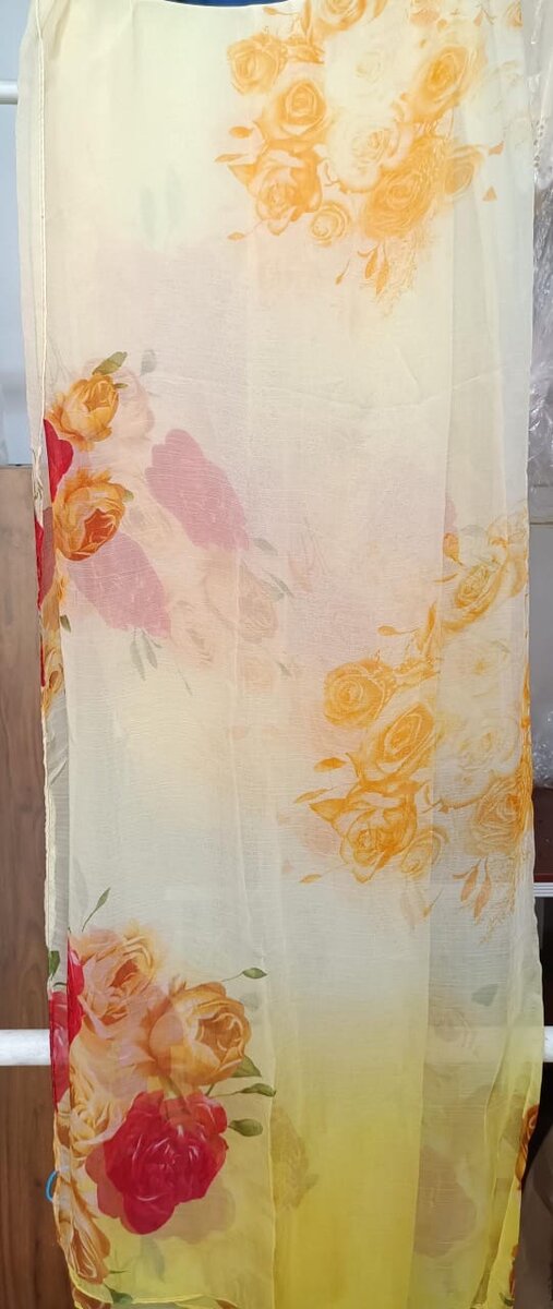 Écharpe en mousseline florale