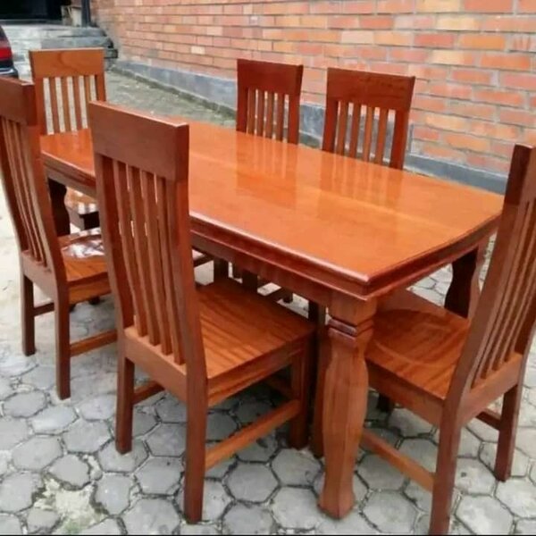 Table à manger en bois massif