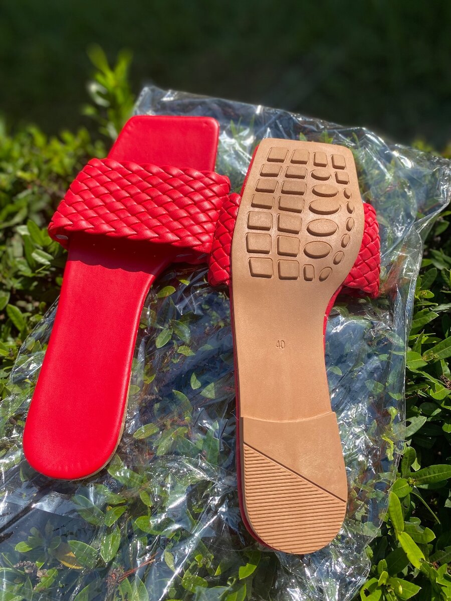 Ladies easy wear slides