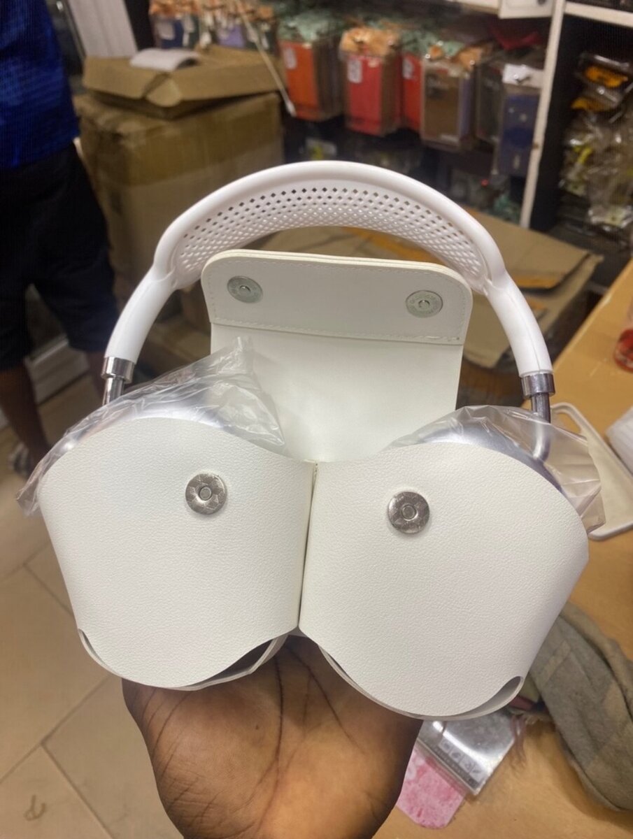 Apple Promax headphones