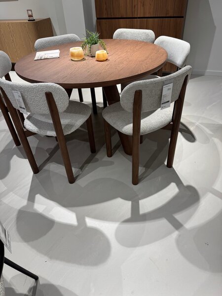 Table ronde en bois importés