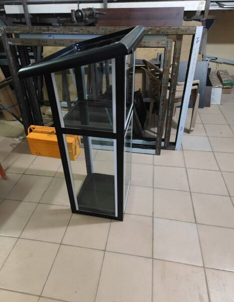 Vitrine en verre moderne