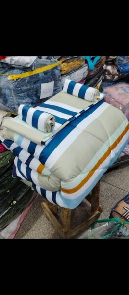 1 Duvet ,2 pillow cases and 1 flat sheet with print