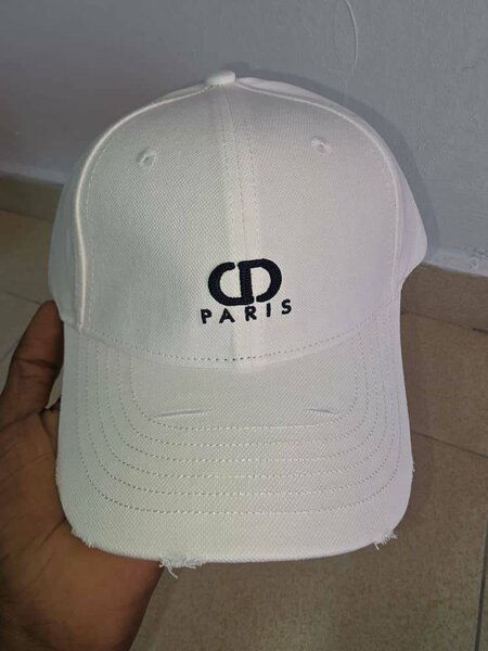 Casquette blanche CD Paris