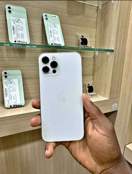 iPhone 12 Pro Max Blanc 128 Go