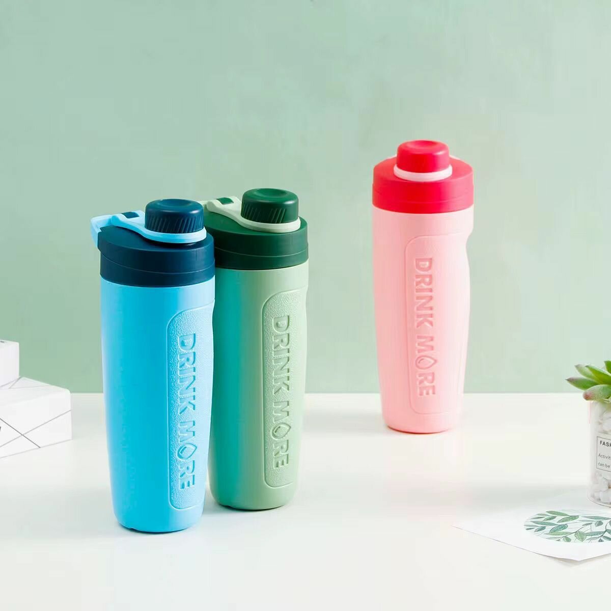 Bouteille d'eau colorée