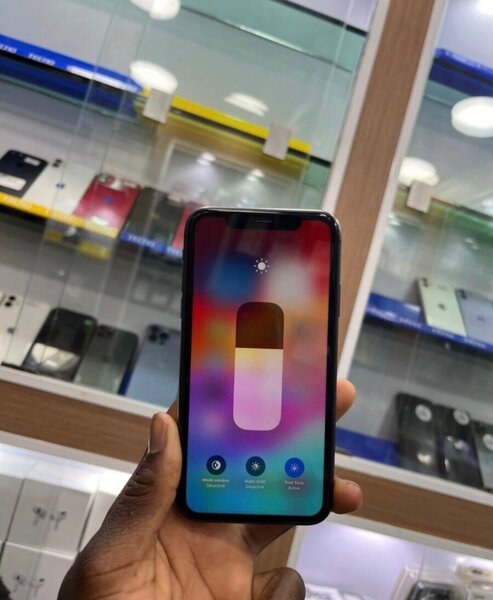 iPhone 11 noir 256Go neuf