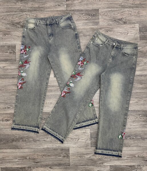 Jeans brodés pour femmes