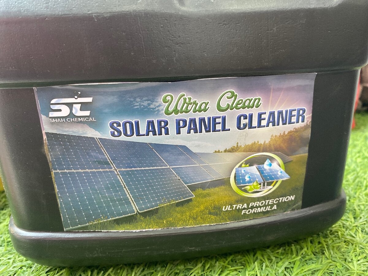 Solar panel cleaner