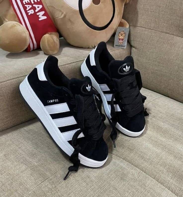 Sneakers classiques noires et blanches