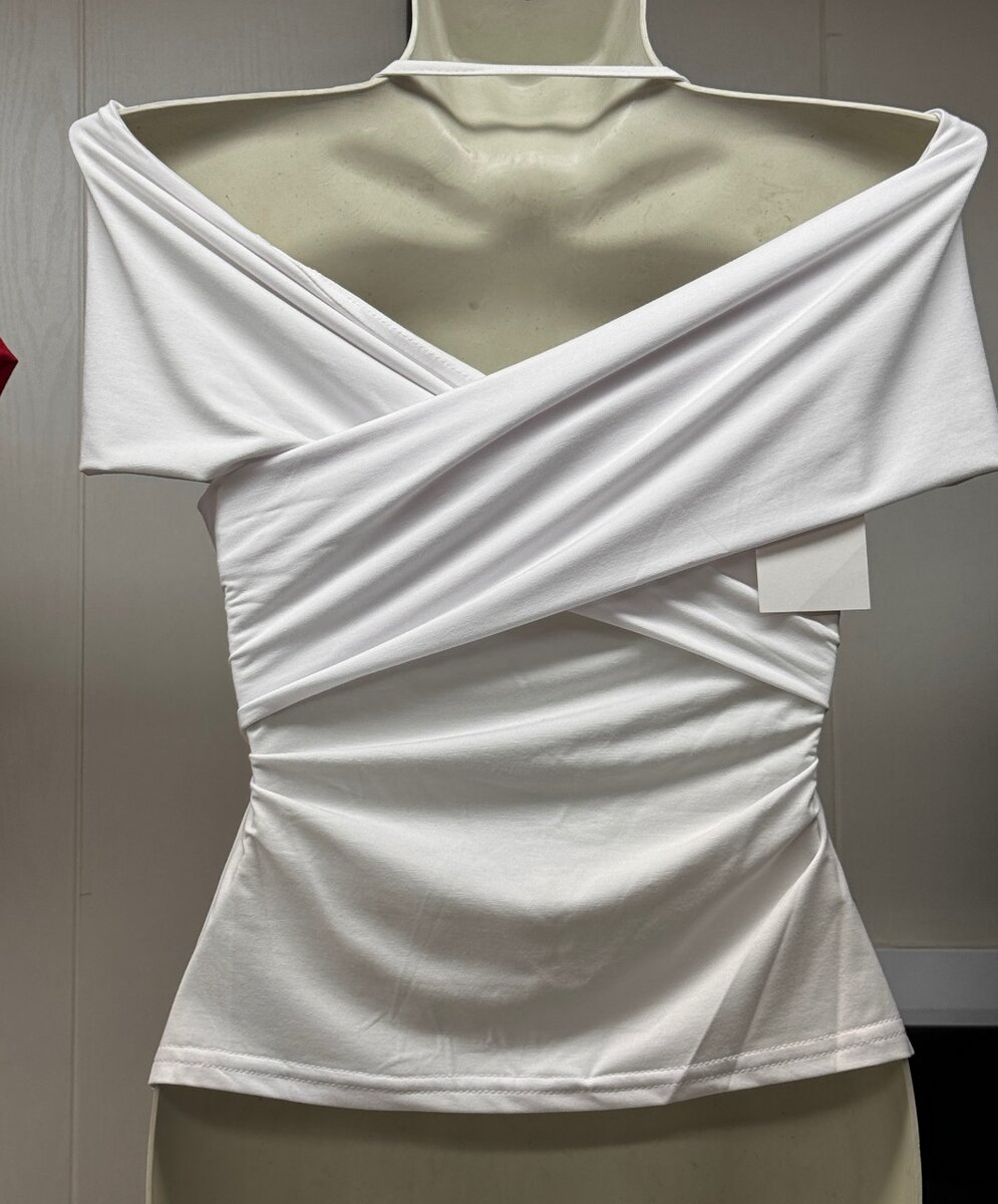 Топ с открытыми плечами