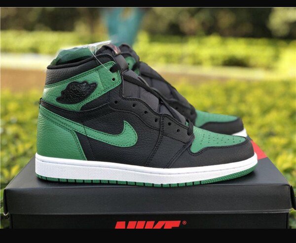 Air Jordan 1 pine green
