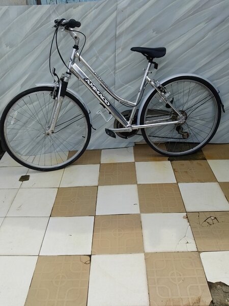 Vélo hybride léger Amando