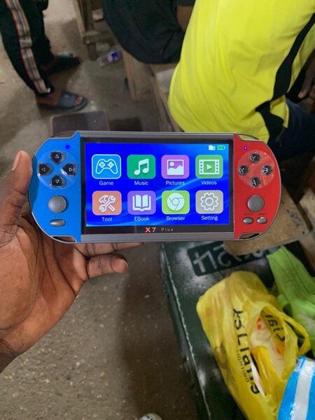 Console de jeu portable X7