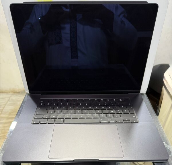 PC MacBook Pro M4