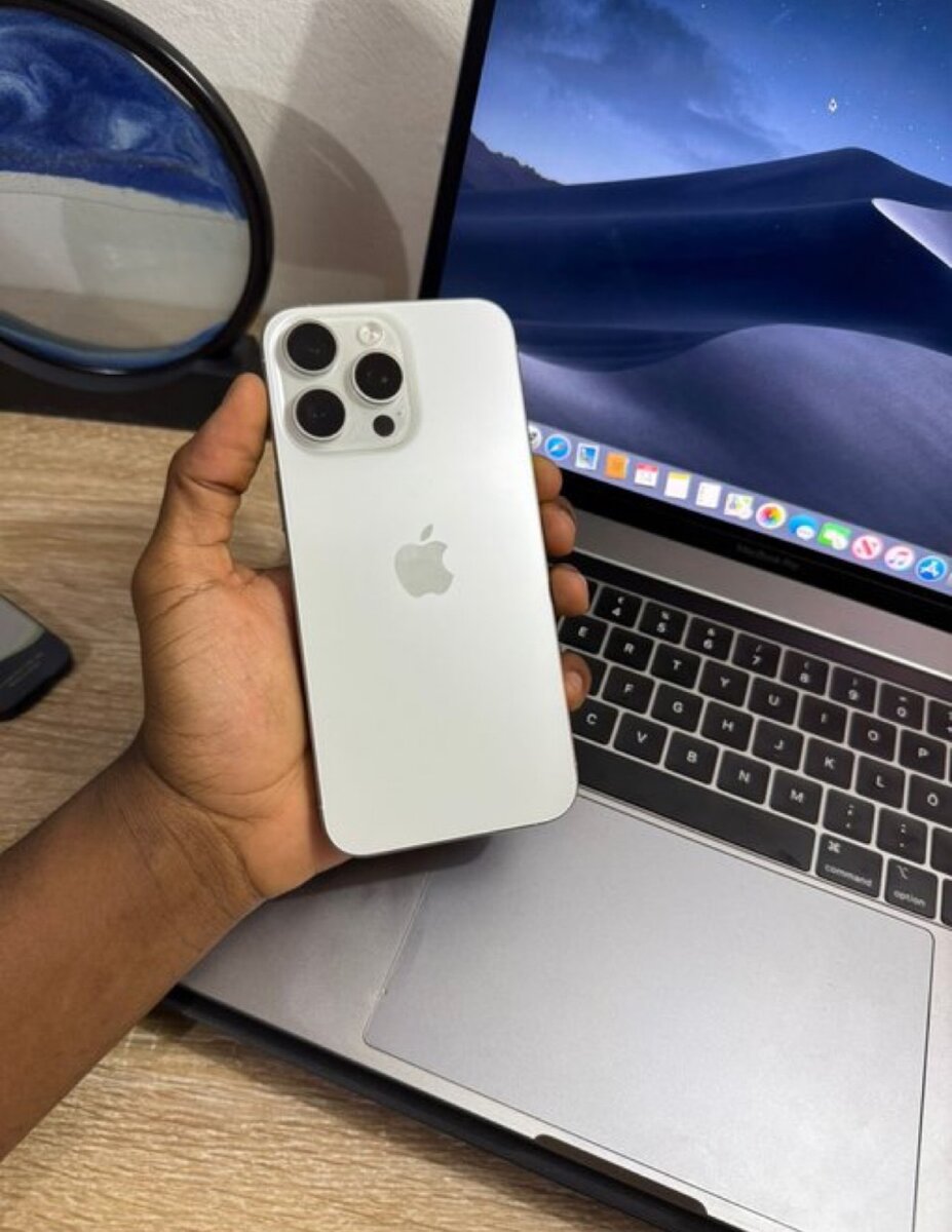 15 pro max 256gig ESIM unlock