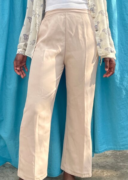 Pantalon en toile beige élégant