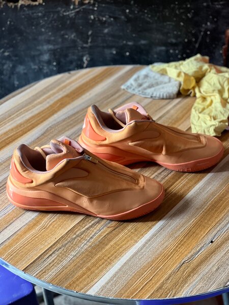 Sneakers orange unisex mode