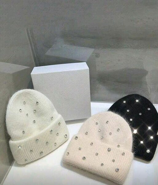 Bonnet en laine avec strass