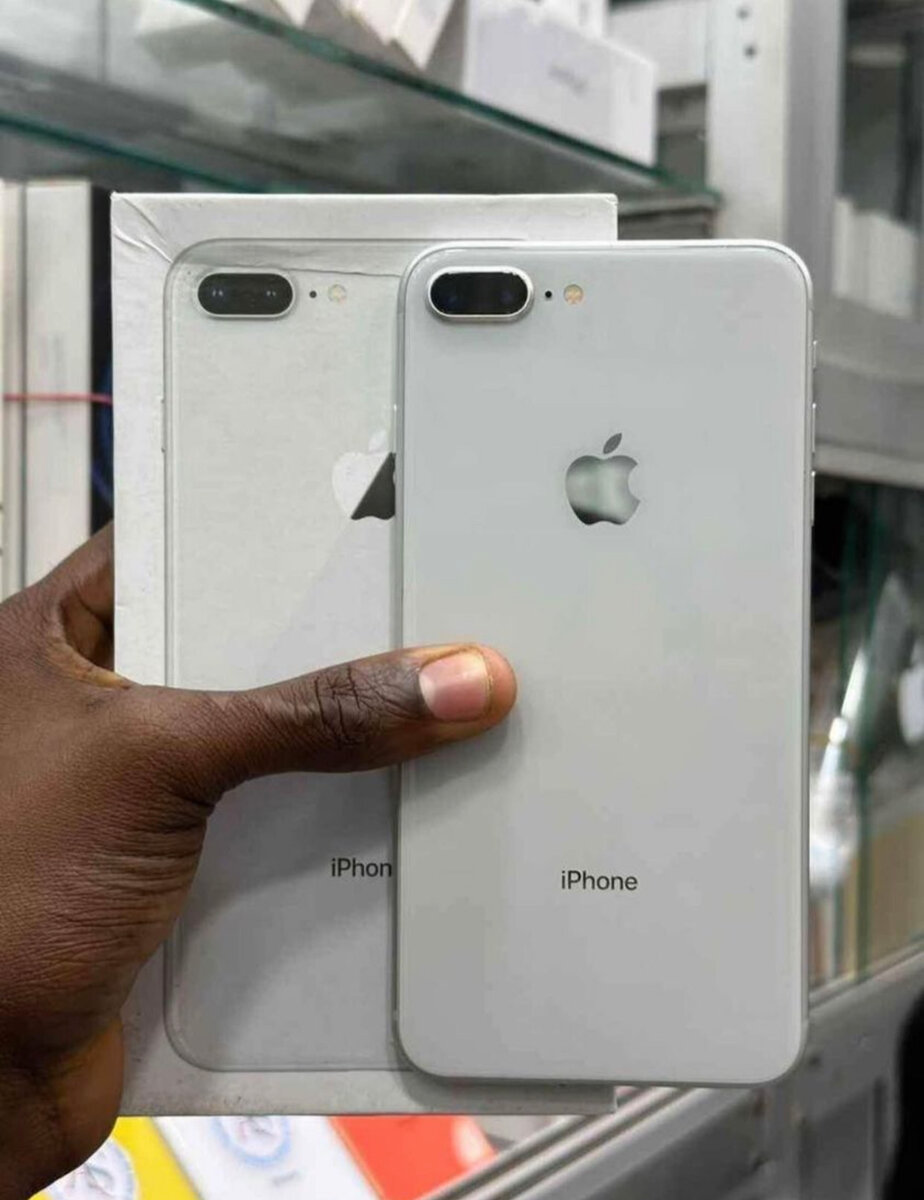iPhone 8 Plus 64GB Silver