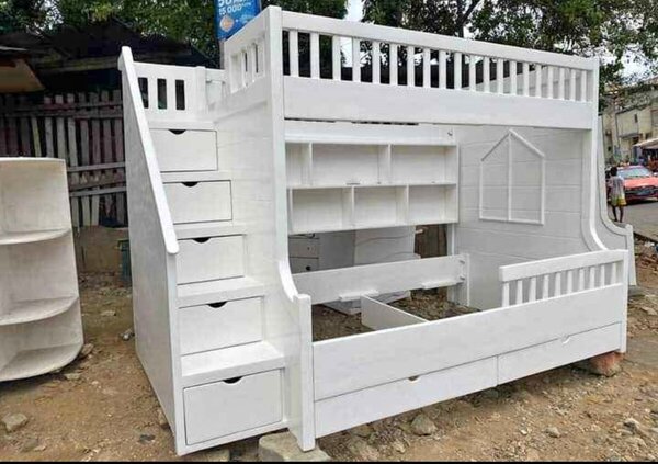 Lit superposé multifonctionnel