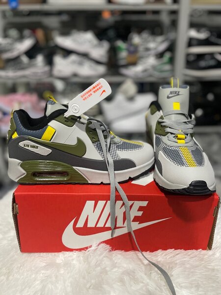 Nike Air Max 90 Sneaker Collection