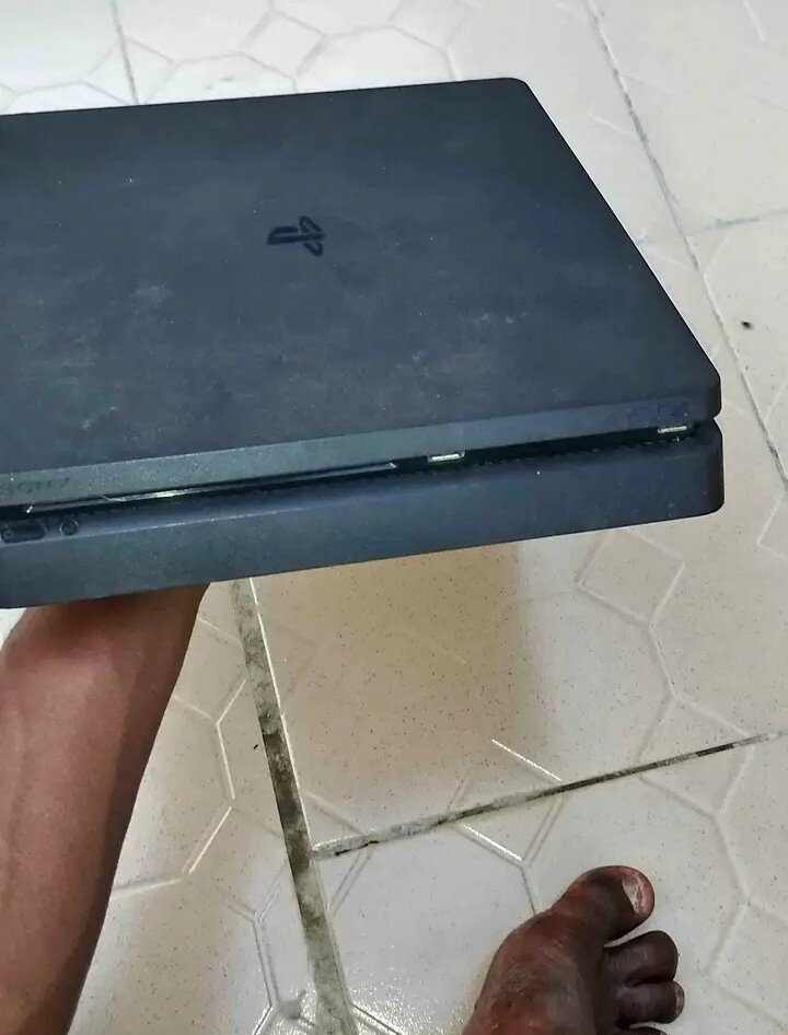 Console PS avec manette