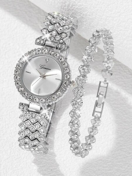 Montre et Bijoux Dorés Élégants