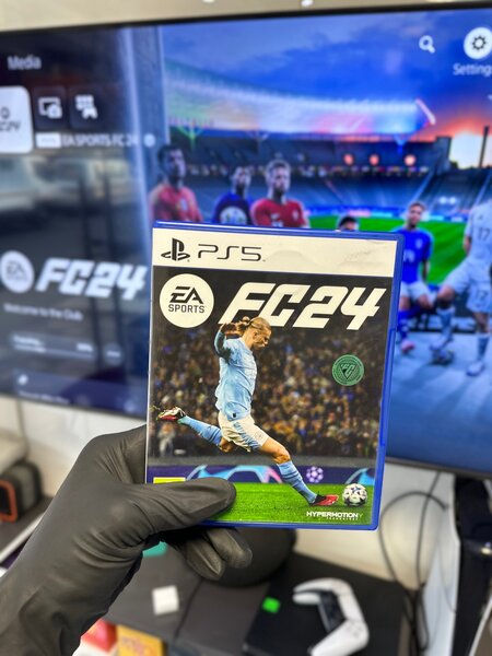 Brand new FIFA 24 CD  for PS5  Available.