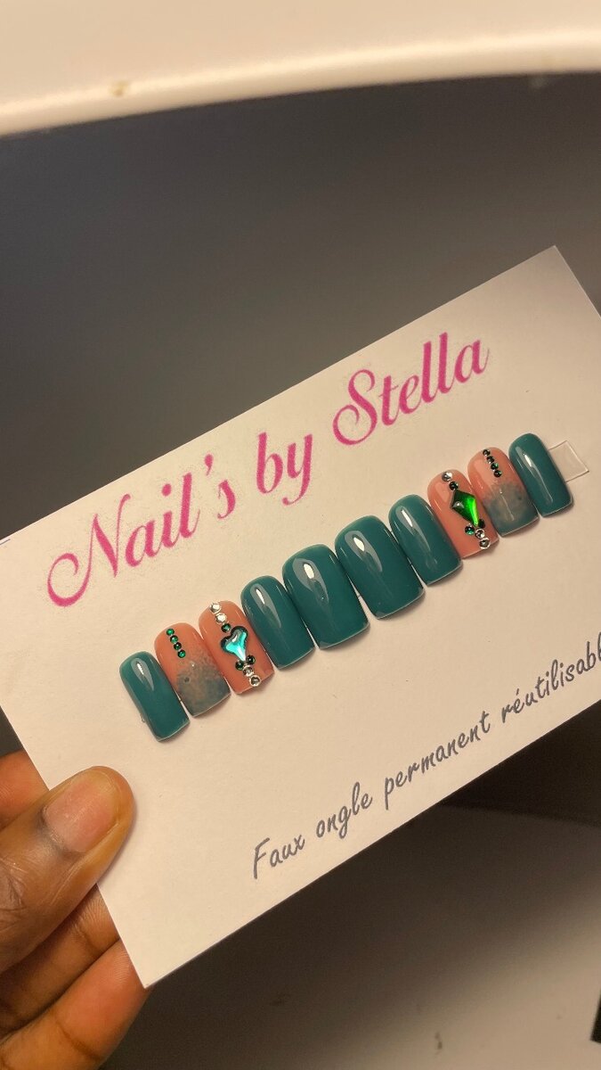 PRESS ON NAILS