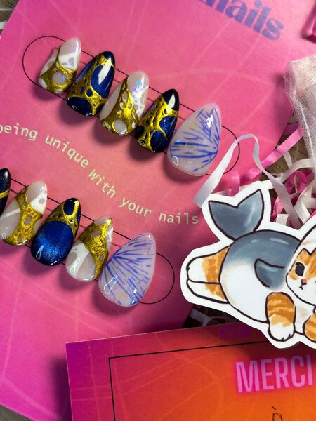 Stylish Press-On Nail Set