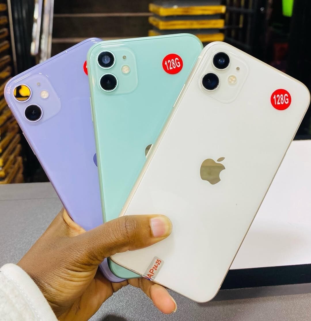 iPhone 11 128GB FACTORY UNLOCK